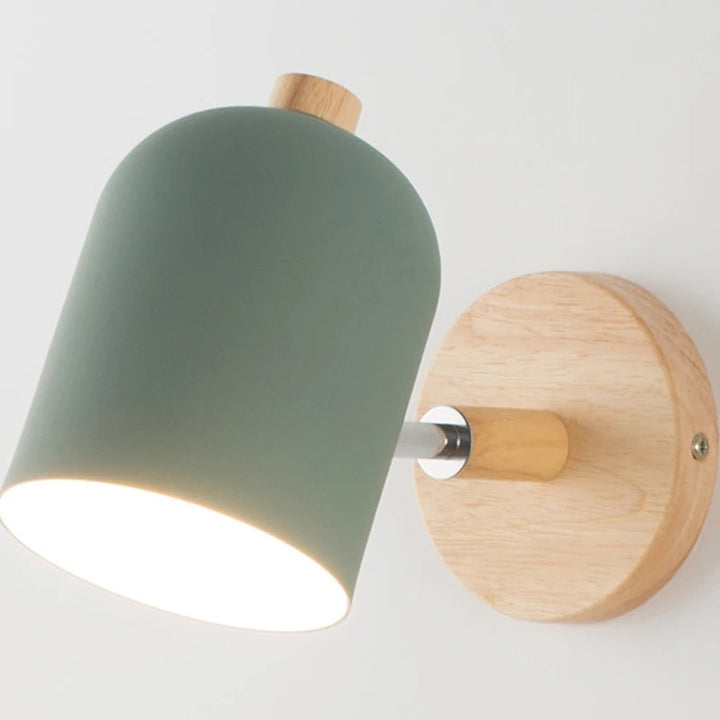 Lena | Skandinavische Holz-Wandlampe